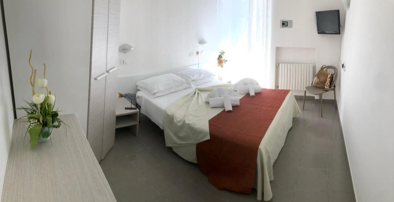 Hotel Villa Teresa Лоано Екстер'єр фото
