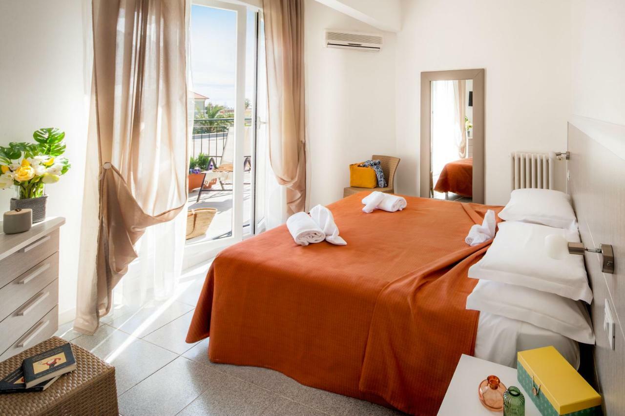 Hotel Villa Teresa Лоано Екстер'єр фото